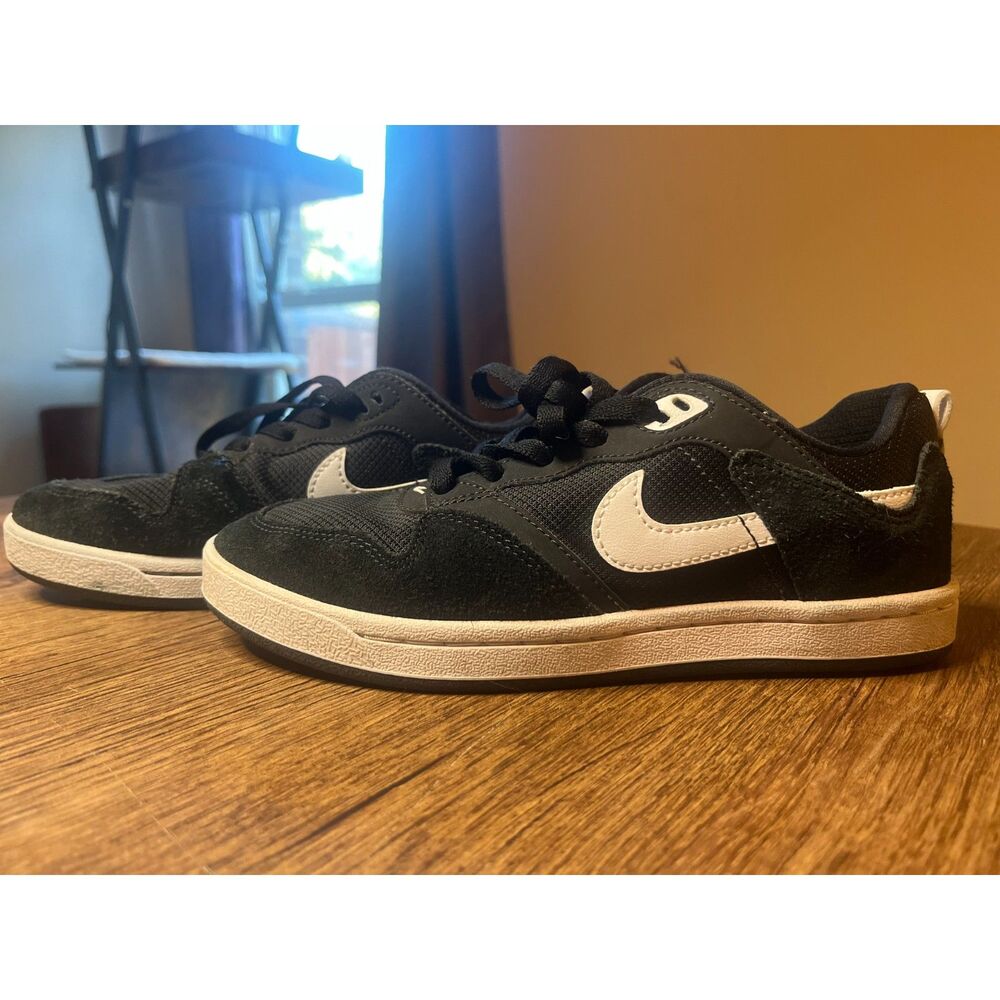 Nike SB Alleyoop Youth Size 4.5Y Black White Skate Shoes Sneakers